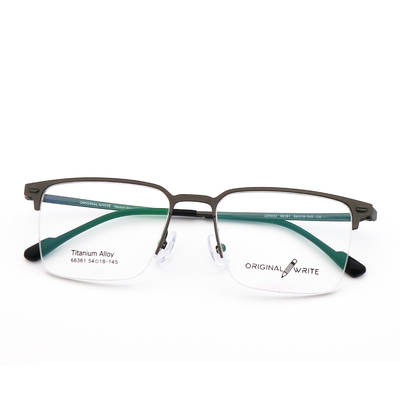 Bon prix Le cadre des lunettes en titane est 66361 en ligne